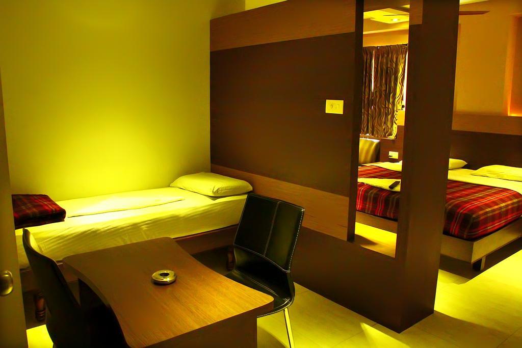 Hotel Vijai Paradise Coimbatore Værelse billede
